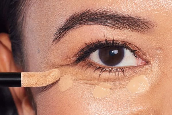 Ask a Beauty Editor: How to Flawlessly Conceal Under Eye Bags and Circles